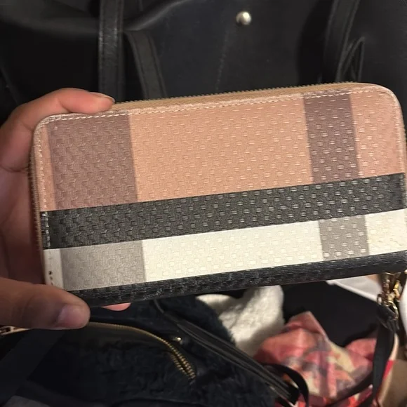 Wallet - Picture 2 of 6